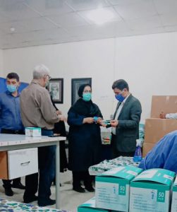 بازدید سرپرست اداره صنعت معدن و تجارت و مدیریت شبکه بهداشت و درمان از تنها کارگاه مکانیزه تولید ماسک مسجدسلیمان