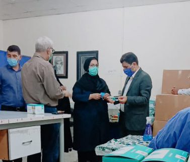 بازدید سرپرست اداره صنعت معدن و تجارت و مدیریت شبکه بهداشت و درمان از تنها کارگاه مکانیزه تولید ماسک مسجدسلیمان