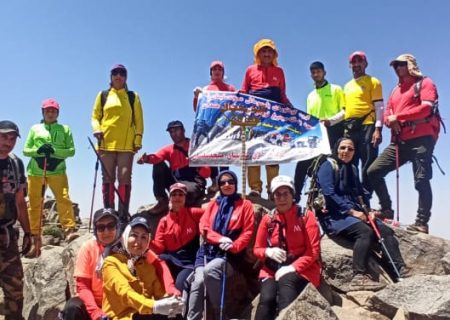 صعود گروه کوهنوردی پارسوماش به قله های کوه تویسرکان