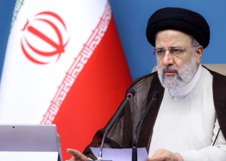 کنایه روزنامه دنیای اقتصاد به رئیسی؛ جناب رئیس‌جمهور، اقتصاددانان برخط‌اند، دولت را برخط کنید