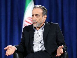 عراقچی: برجام نتیجه قابل دفاعی است، هنوز هم از جهات مختلف به دنبال احیای همان نتیجه هستند / دارند حسابی روی بحث پهپاد‌ها مانور می‌دهند؛ این می‌تواند بستر فشار‌های بعدی باشد؛ حواس‌ها را جمع کنید / پروژه بدنام‌سازی ایران بسیار خطرناک است