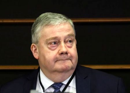 نماینده پارلمان اروپا به فساد مالی و عضویت در سازمان جنایی متهم شد