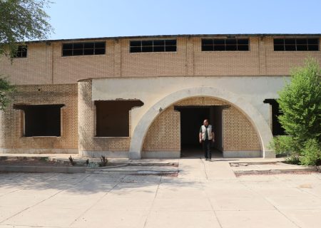 سالن خاک‌خورده، استخر خشک، دیوارهای ویران…  این است سرنوشت مجموعه ورزشی جانبازان در مسجدسلیمان؛