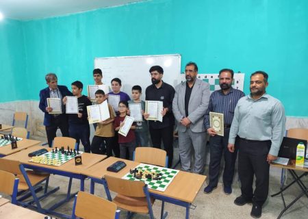 كسب مقام پیشكسوت برتر و مقام پنجم توسط كارمند نفت و گاز مسجدسلیمان در مسابقات شطرنج استاندارد در شهرستان مسجدسلیمان